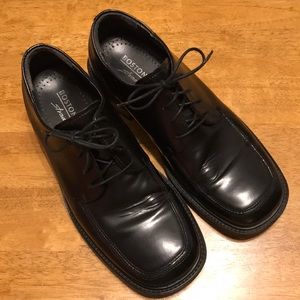 Men’s dress shoes